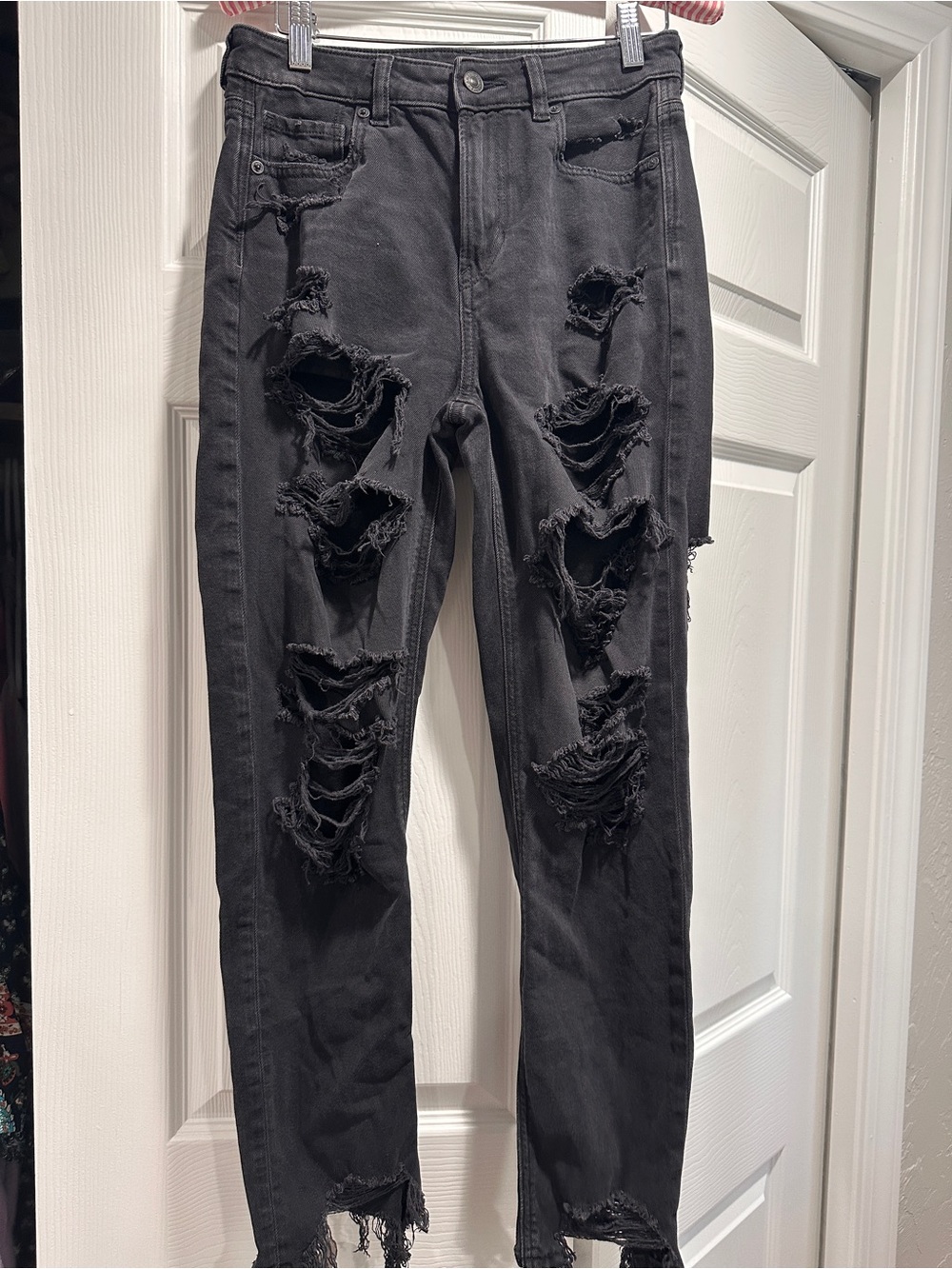 American Eagle Strigid Black Heavily Distressed Skinny Jeans Size 4 Regular